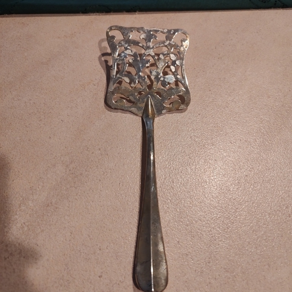 1996 Vintage Silver Plated esparagus Server